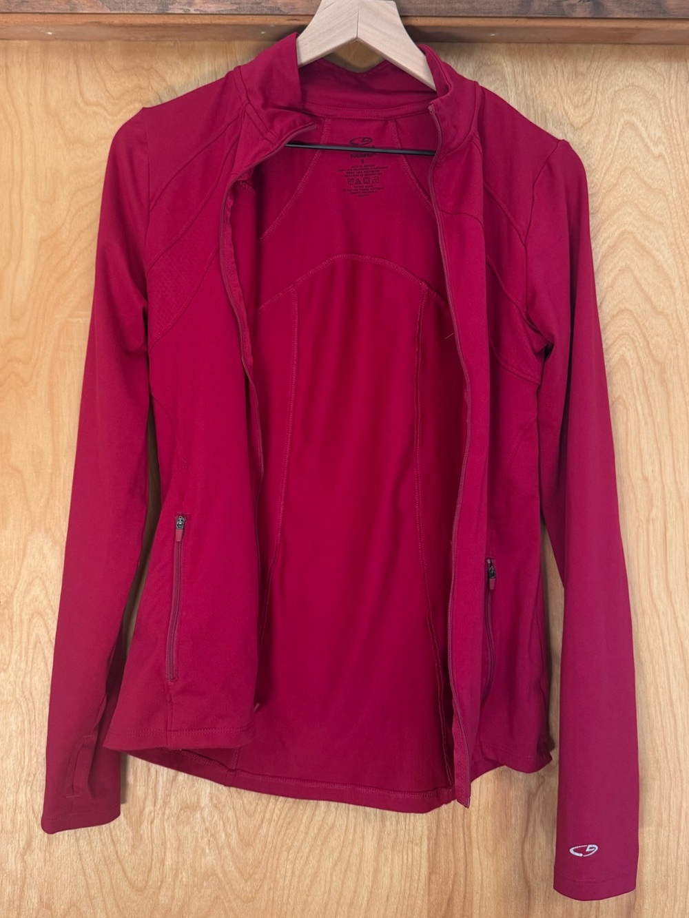 Small C9 Champion Women’s Full Zip Running Jacket Dark Pink / Red Layer Pockets